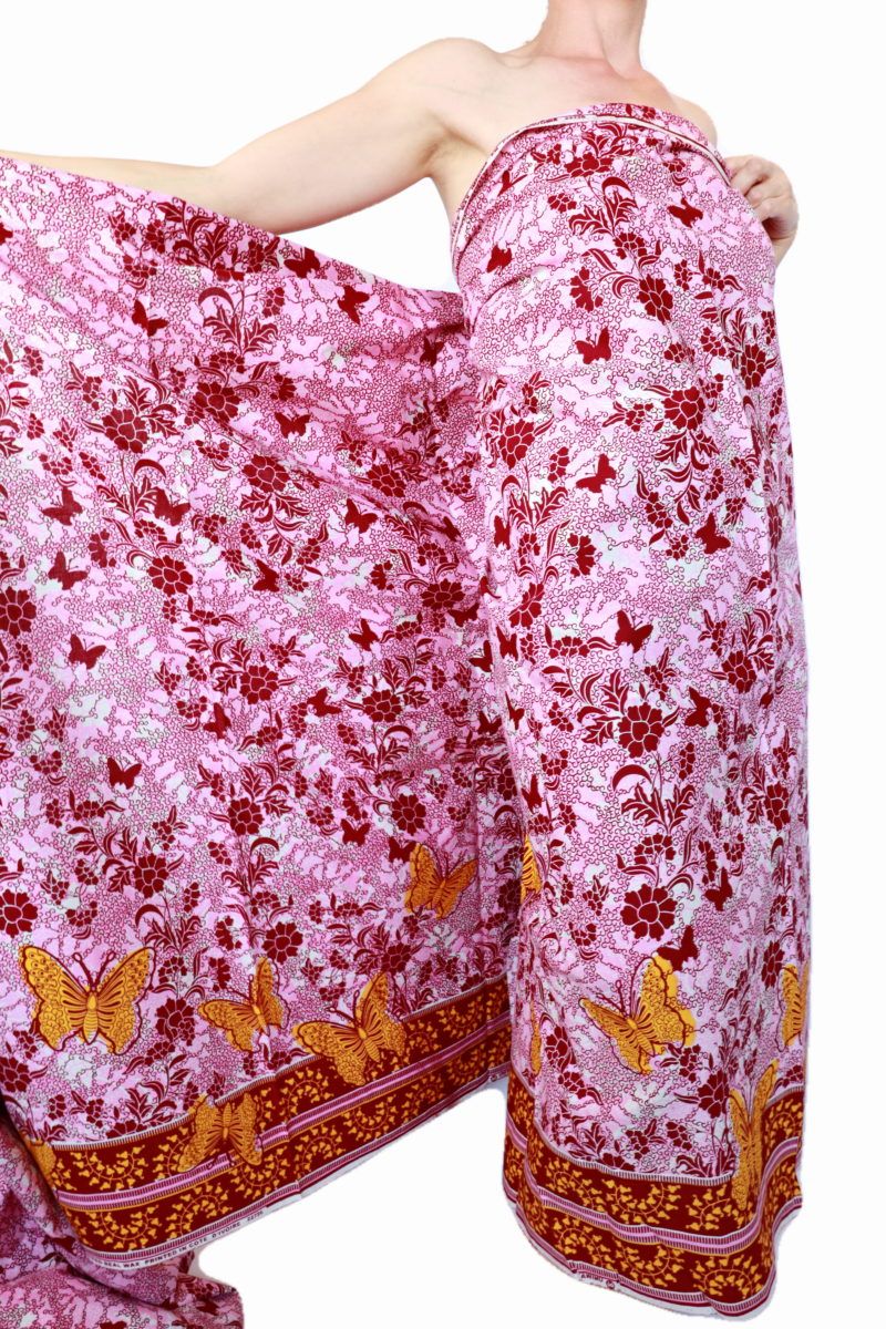 Африканский хлопок Uniwax (Vlisco Group). Ткань с восковым принтом из Кот-д’Ивуар Pink Butterfly. Африканский батик Wax Print. Новая коллекция. 2022 год. Модный дом Dior оценил Uniwax как лучшего африканского производителя хлопчатобумажных тканей с восковой печатью Анкара, выбрав именно этого производителя поставщиком тканей для африканской коллекции. Uniwax входит в легендарный холдинг Vlisco,... Подробнее на etnotextil.ru Vlisco, Pink Butterfly