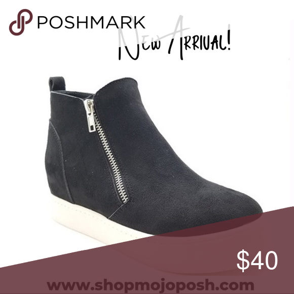 black hidden wedge trainers