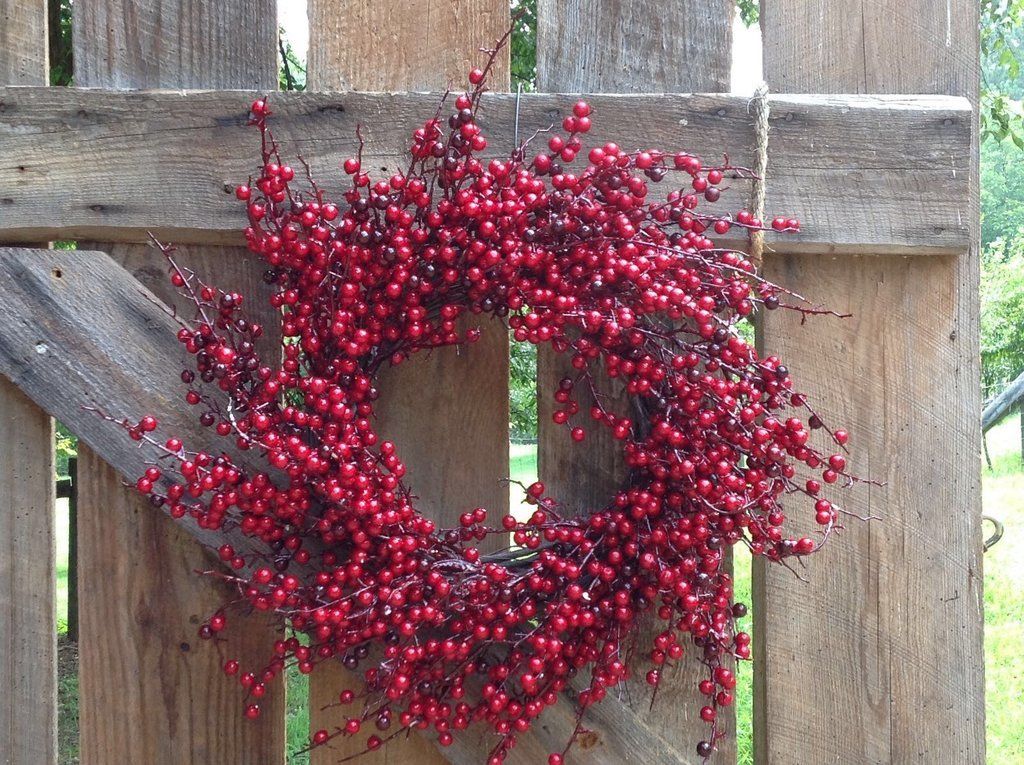 24 Red Spiral Berry Wreath Wreaths Berry Wreath White Urn
