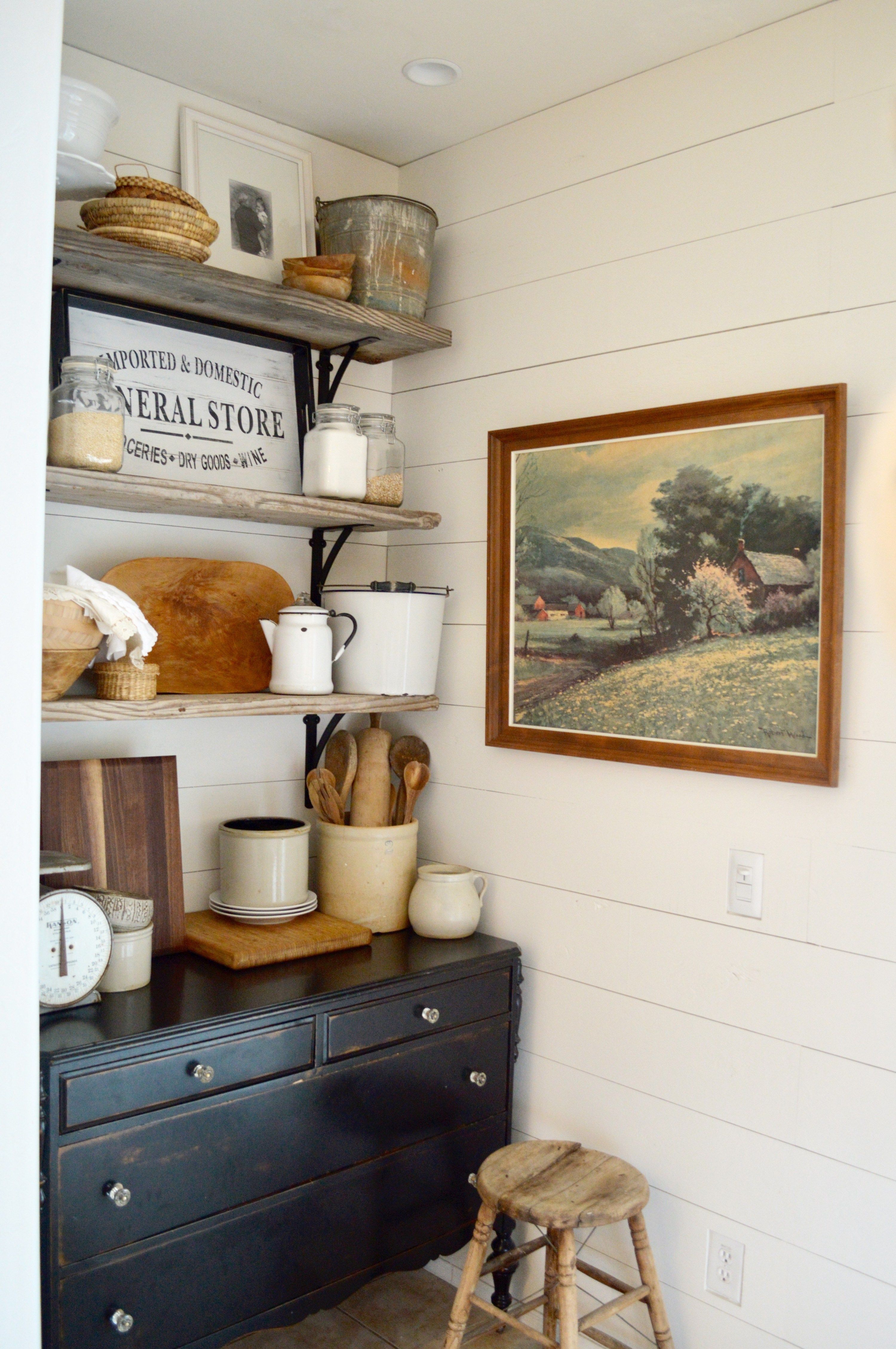 DIY open shelving Open kitchen shelves, Vintage farmhouse decor, Shelves