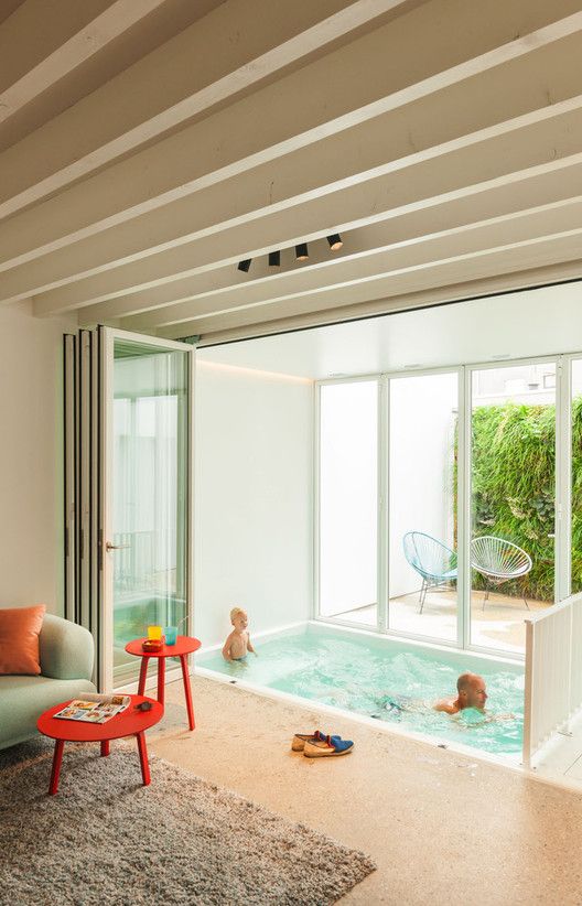 Indoor Pools: Bringing the Tranquility of Water to Interiors | ArchDaily Luxury Swimming Pools, Small Swimming Pools, Small Pools, Swimming Pool Designs, Lap Pools, Luxury Pools, Dream Pools, Mini Piscina, Small Indoor Pool