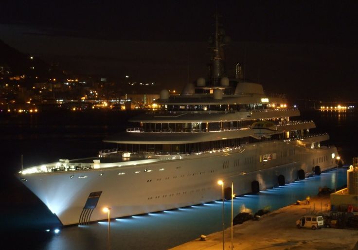 Eclipse Yacht in Bermuda Neu Holen Sie sich den Thumbnail Code um Beiträge in Foren Blogs