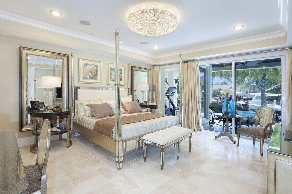 Large mirrors next to the bed and mirrored chairs | Usual ... Large mirrors next to the bed and mirrored chairs | Usual ... on Mirrors Next To Bed
id=89502