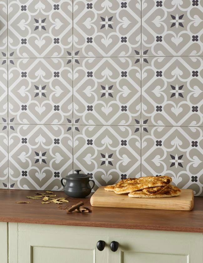 epoque has an appealing trellis design which weaves into a complex