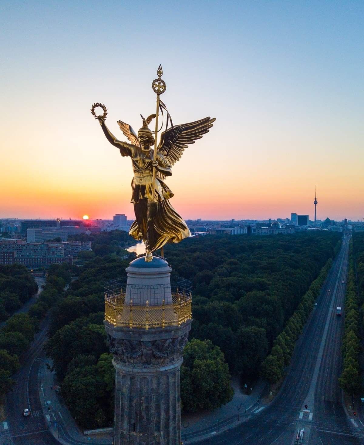 Siegessaule In 2020 Berlin Stadt Berlin Geschichte Schone Gebaude