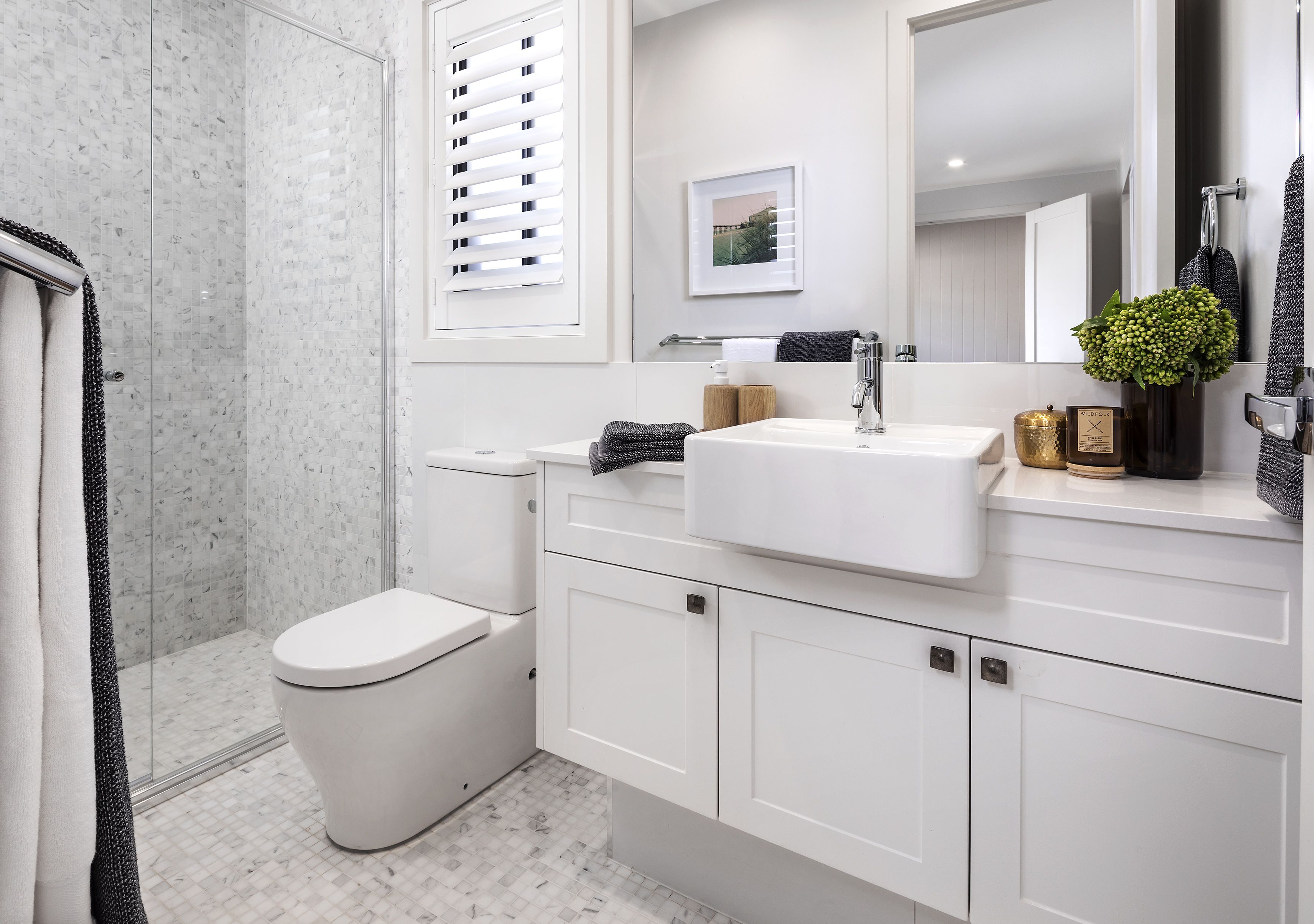 Bathroom In The Symphony Executive With Aspire Facade On Display At Bathroom In The Symphony Executive With Aspire Facade On Display At Emerald Hills