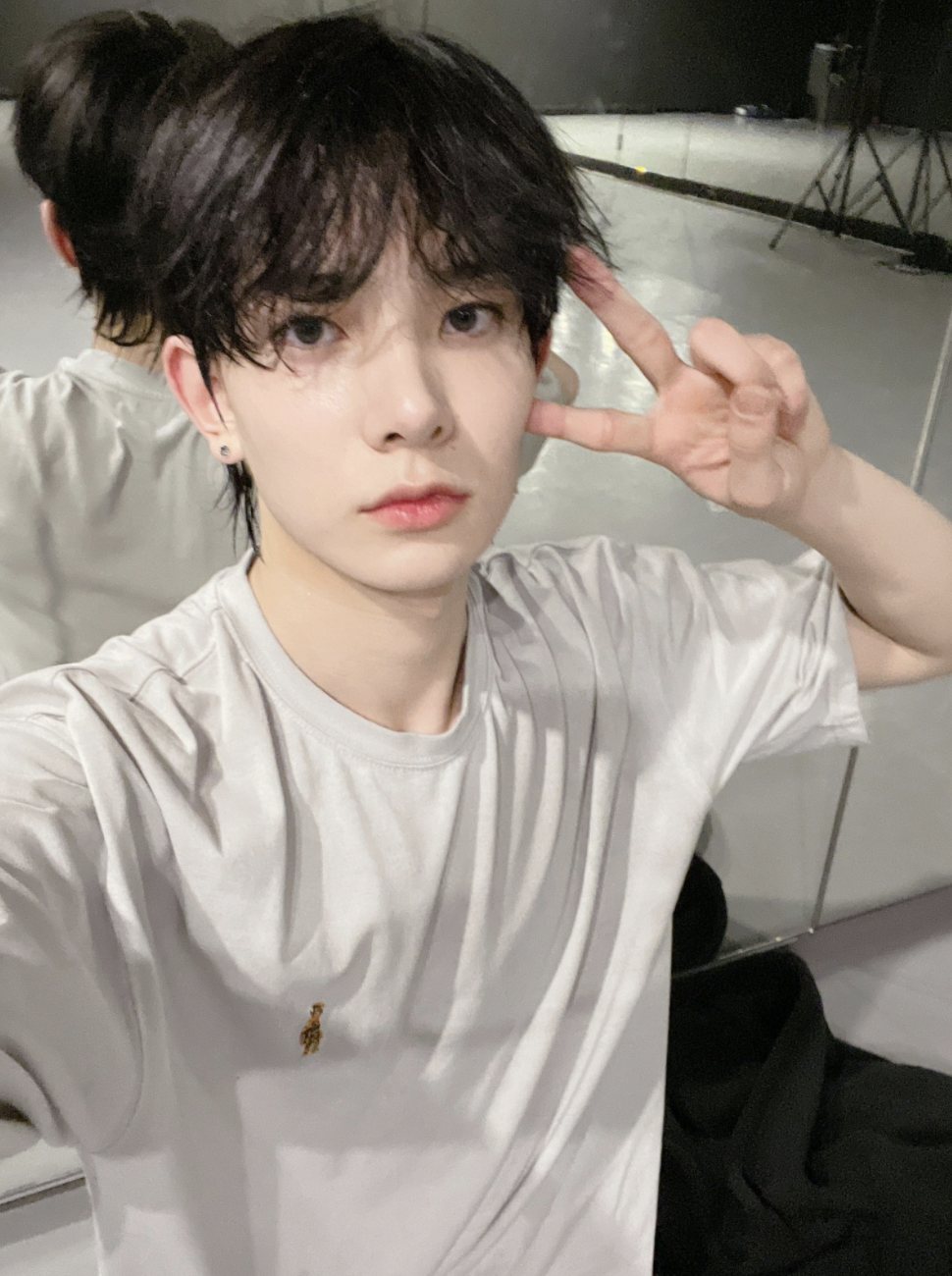 enhypen on twitter 2021 enhypen members lee heeseung heeseung selca enhypen on twitter 2021 enhypen members lee heeseung heeseung selca