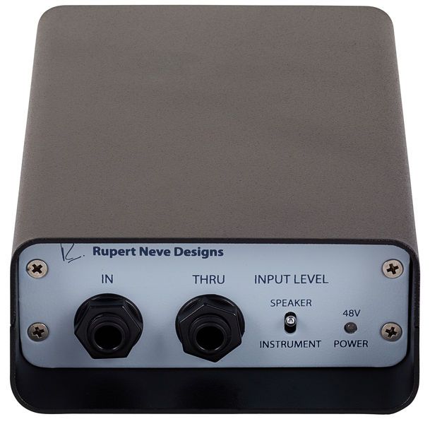 Rupert Neve Designs RNDI, Rupert Neve Designs RNDI DI-Box, Superieur fase coherentie, Rupert Neve Custom Transformers, Ingangs-headroom van + 21,5 DBU, Spanningsvoorziening door middel van 48 V fantoomvoeding, Ground Lift, Instrument- en Speaker-Mode voor diverse toepassingen, Aansluitingen: In- 6,3 mm jack, Thru - 6,3 mm jack, Out - XLR Instruments, Renz, Phantom Power, Drum Machine, Sounds Great, Rupert, Playing Guitar, Power Supply, Transformers