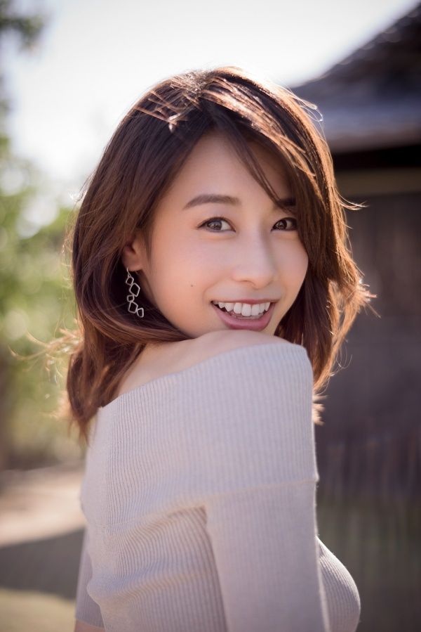 (画像1/4) 加藤綾子「あさえがお」(小学館)より - 加藤綾子「あんなに激しく泣いたのは初めて」秘めた苦悩、高島彩からの言葉…半生を語る Asian Beauty Girl, Sexy Asian Girls, Korean Beauty, Japanese Beauty, Japanese Girl, Beautiful Asian Women, Beautiful Eyes, Beauty Face, Hair Beauty