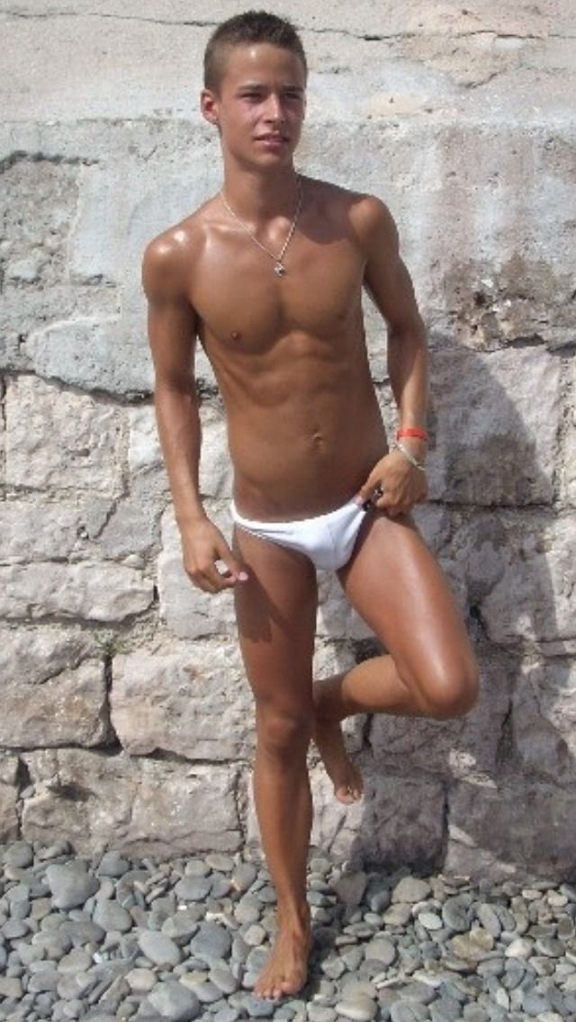 twink-nude-poses-male