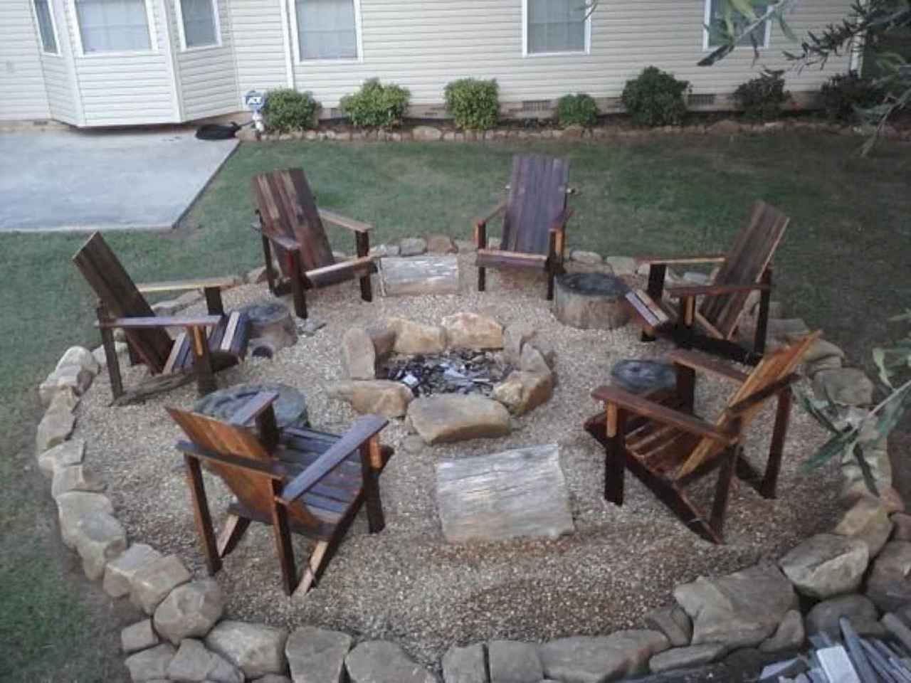 Awesome Backyard Fire Pit Design Ideas (5) - HomeIdeas.co