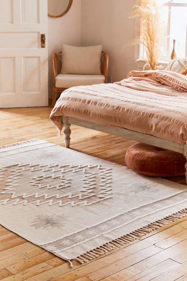 Olin Printed + Tufted Rug | Tufted rug, Urban outfitters ...