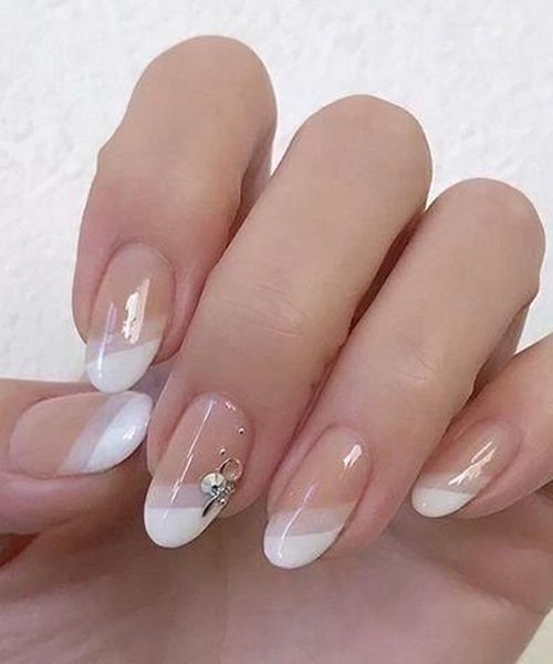 Erstaunliche französische Manikürenagelkunst entwirft Ideen 01 - Wedding nails - #entwirft #Erstaunliche #französische #Ideen #Manikürenagelkunst #Nails #Wedding #nailart