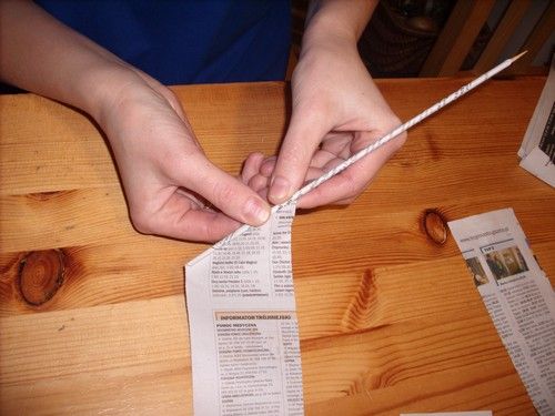 tutorial for making rolled newspaper for newspaper basket weaving