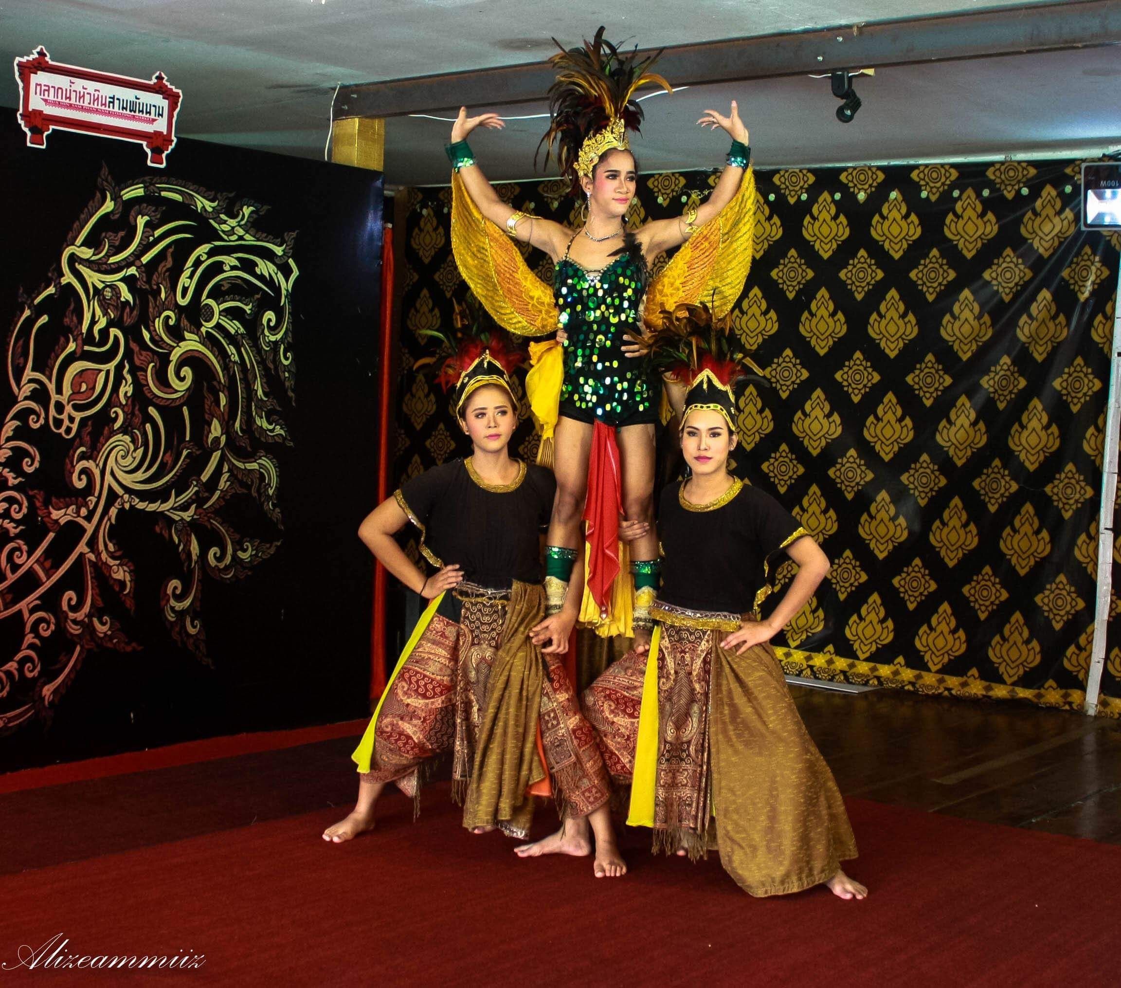 Traditional dance #thailand #dance #tradition #relax ...
Traditional Thai Dancing