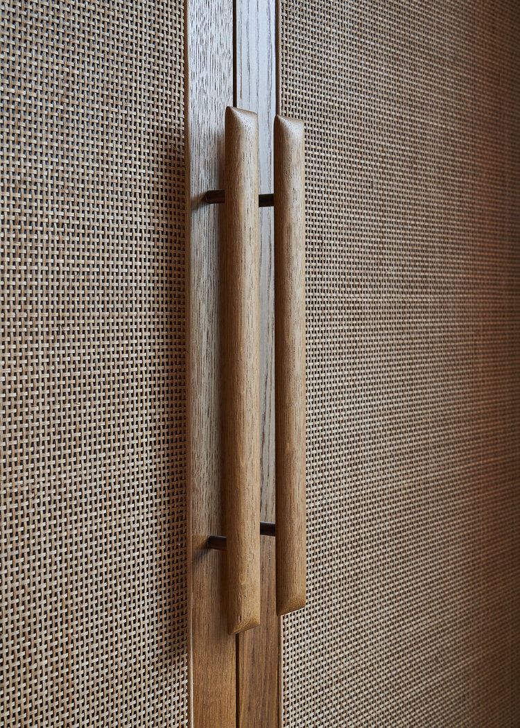 Byron & Gomez | Bespoke furniture | Handcrafted contemporary craftsmanship | Byron & Gómez - Kensington Dressing Room Wardrobe Interior Design, Wardrobe Door Designs, Wardrobe Doors, Bedroom Interior, Home Interior Design, House Interior, Interior Decorating, Millwork Details, Joinery Details