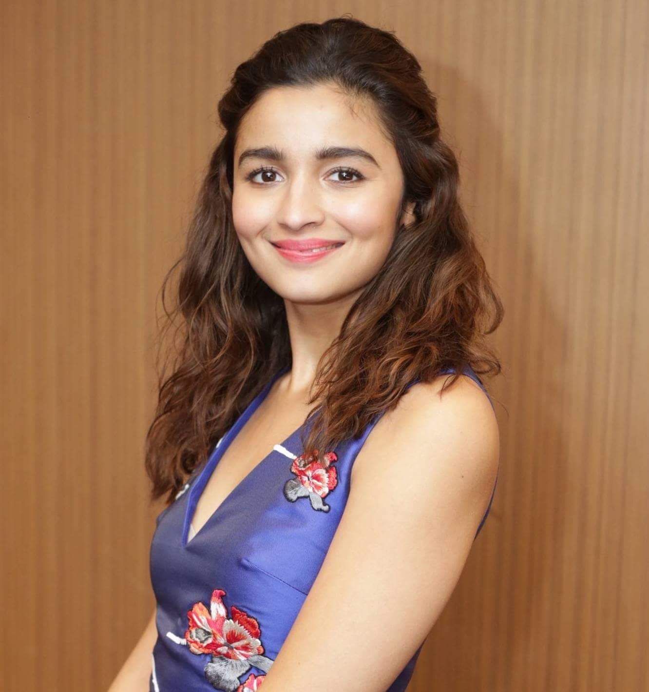 Cute Alia Bhatt Indian Celebrities Bollywood Celebrities Celebrities