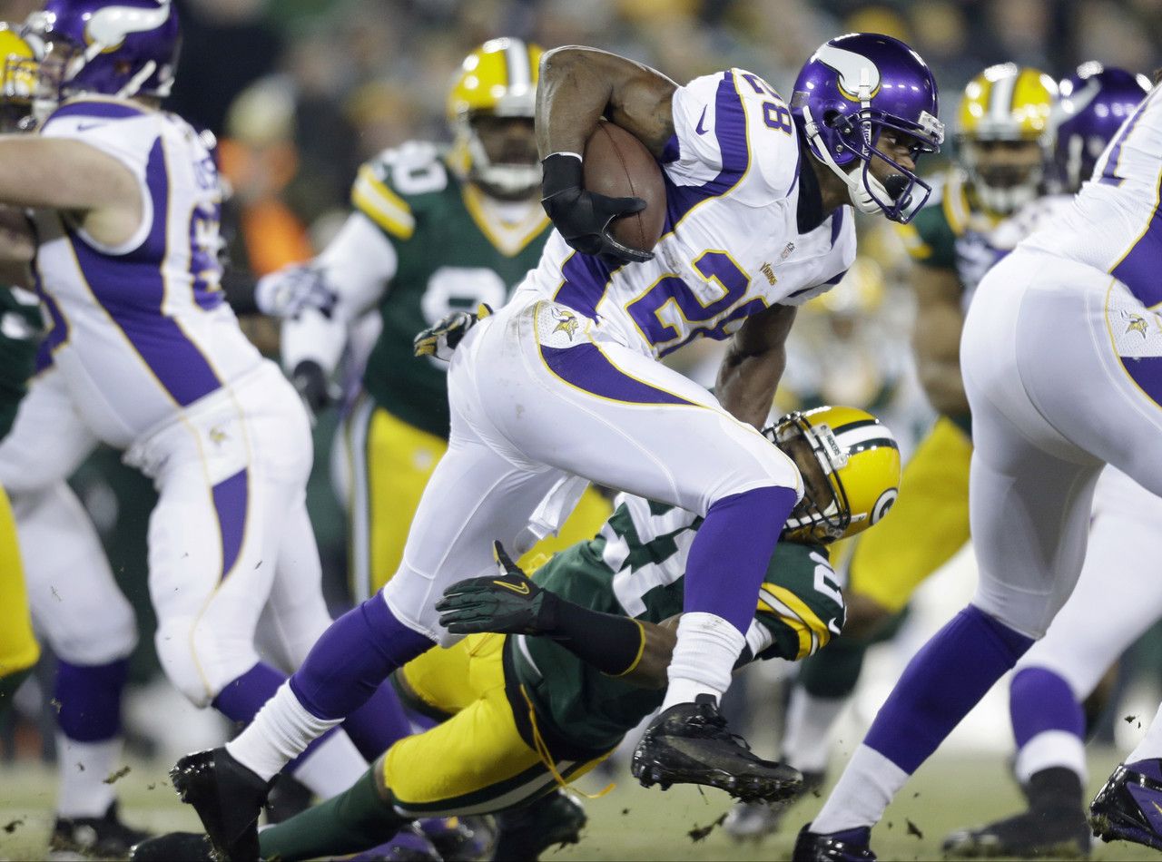 Vikings packers Football-Adrian Peterson, Charles Woodson | Vikings