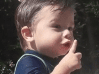 Ahora, al hijo del Chino lo filmaron pidiendo un minuto de silencio para Boca. Julia Alvarez, Martinez, Grande, Goals, Teen Wolf Actors, Football Pictures, Sons, Argentina, Faces