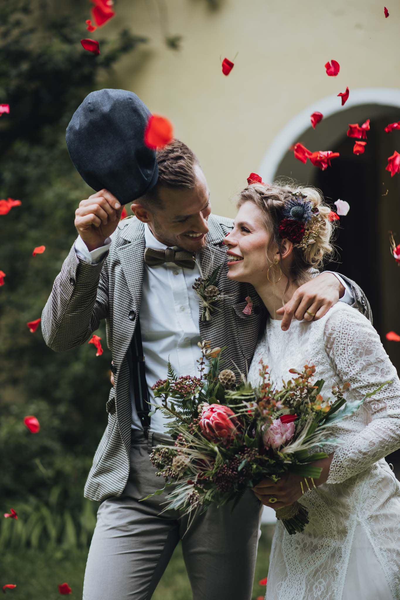 #weddingphotography #salzburgweddingphotography #salzburghochzeitsfotografie #hochzeitsfotografie #destinationwedding #salzburgweddingphotographer #salzburgphotographer #austriaweddingphotographer #weddingphotos #weddinginspiration #wanderlust #wanderlustwedding #mountainwedding #berghochzeit #inspirationwedding #creativwedding #brideandgroom #weddingideas #adventuresession #elopementphotographer #elopement English Style, Salzburg, Mountain Wedding, Portrait, Elopement Photographer, Weddingideas, Find Image, Destination Wedding, Wedding Photos