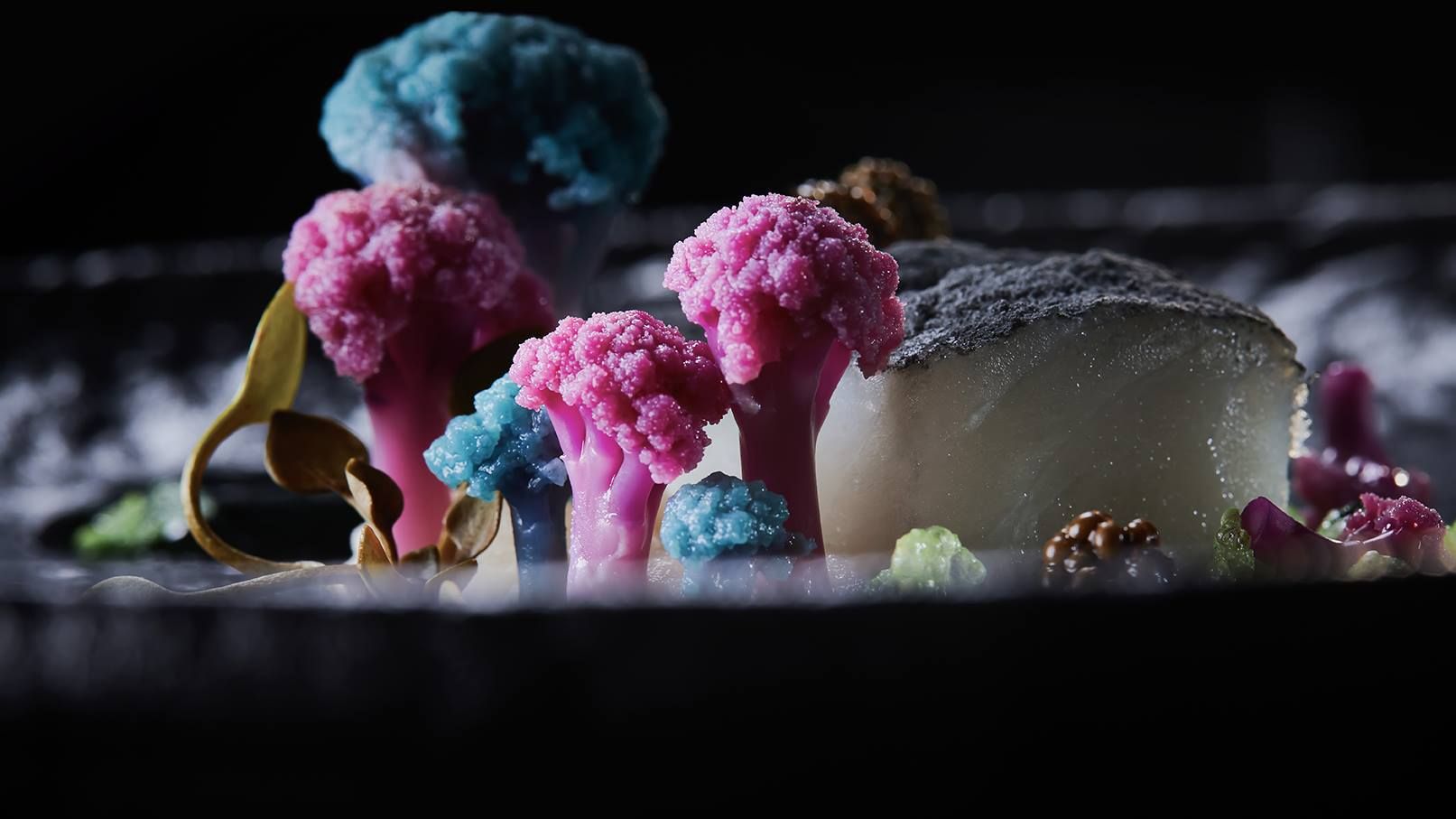 ROKS is the symbol of natural power. Represented by oval and round shapes with the intense texture of stone, creating an unforgettable dining experience. #makesureitsrak #RAKporcelain #lhi #roks #tableware #dinnerware Dining Experiences, Dinnerware, Intense, Oval, Porcelain, Symbols, Texture, Shapes, Power