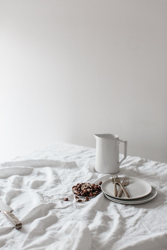 Minimalistic Creative Food Photography | Food Photography | Nutrition Stripped #nutritionstripped #foodphotography #creative #creativefoodphotography #minimalisticfoodphotography #minimalism #minmalistic Breakfast Photography, Food Photography Styling, Still Life Photography, Product Photography, Clean Photography, Photography Website, Minimal Food, Photo Images, Prop Styling