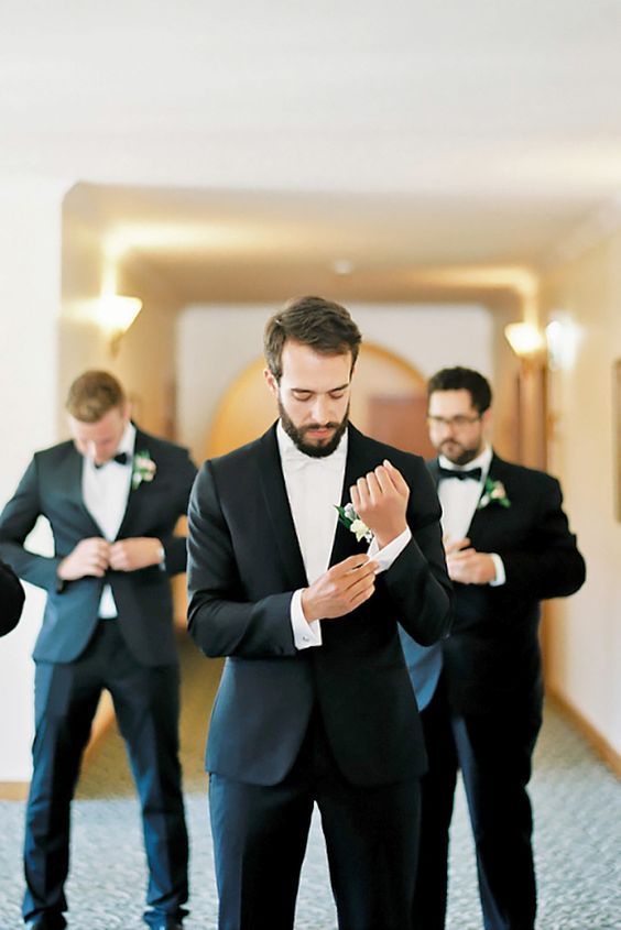 Awesome Groomsmen Photos You Can't Miss Wedding Picture Poses, Wedding Poses, Wedding Photoshoot, Wedding Shoot, Wedding Ideas, Trendy Wedding, Wedding Album, Bridal Party Poses, Wedding Planning