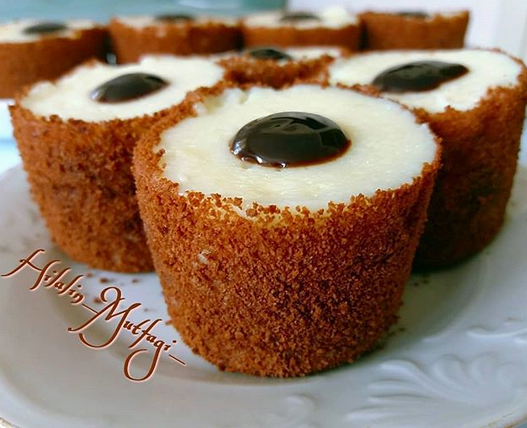 BARDAKTA BİSKÜVİLİ TAVUK GÖĞSÜ , #BARDAKTABİSKÜVİLİTAVUKGÖĞSÜ #BARDAKTABİSKÜVİLİTAVUKGÖĞSÜtarifi Delicious Cake Recipes, Pound Cake Recipes, Cheesecake Recipes, Yummy Food, Köstliche Desserts, Summer Desserts, Vanilla Bean Mousse, Fresh Fruit Cake, Perfect Baked Potato