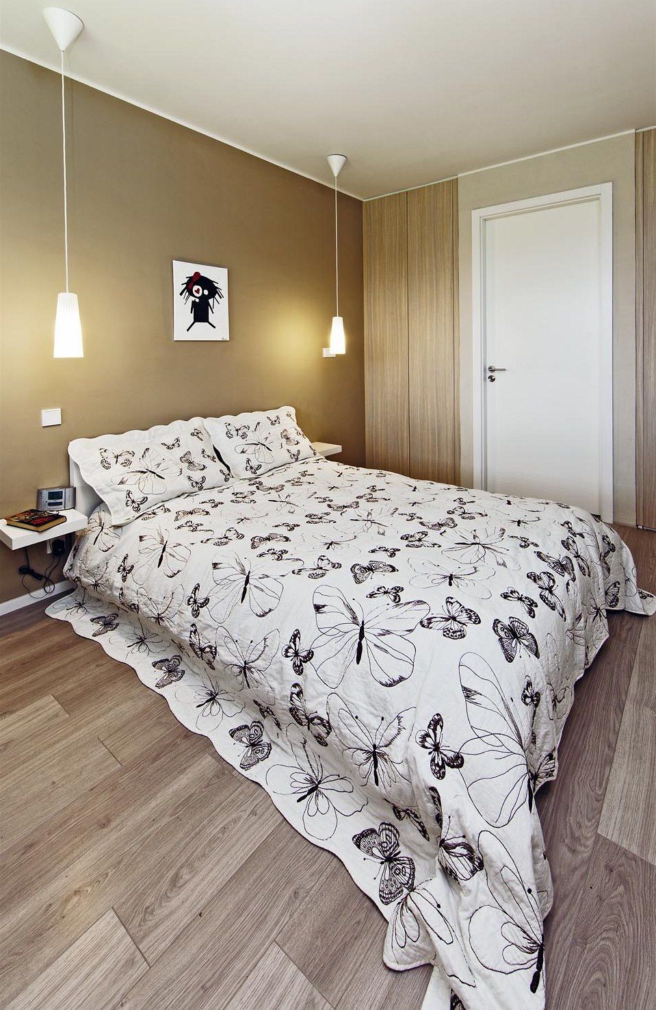 Nábytek v ložnici je z IKEA – kromě vestavěných skříní na míru. Home And Living, Ikea, Furniture, Home Decor, Decoration Home, Ikea Co, Room Decor, Home Furnishings, Home Interior Design