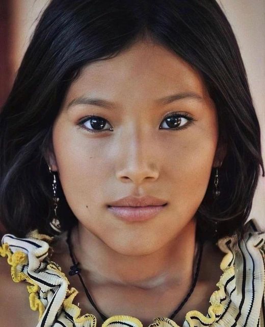 Native American Models, Native American Beauty, American Indian Girl, American Pride, Pretty People, Beautiful People, Beautiful Women, Native Girls, Photographie Portrait Inspiration
