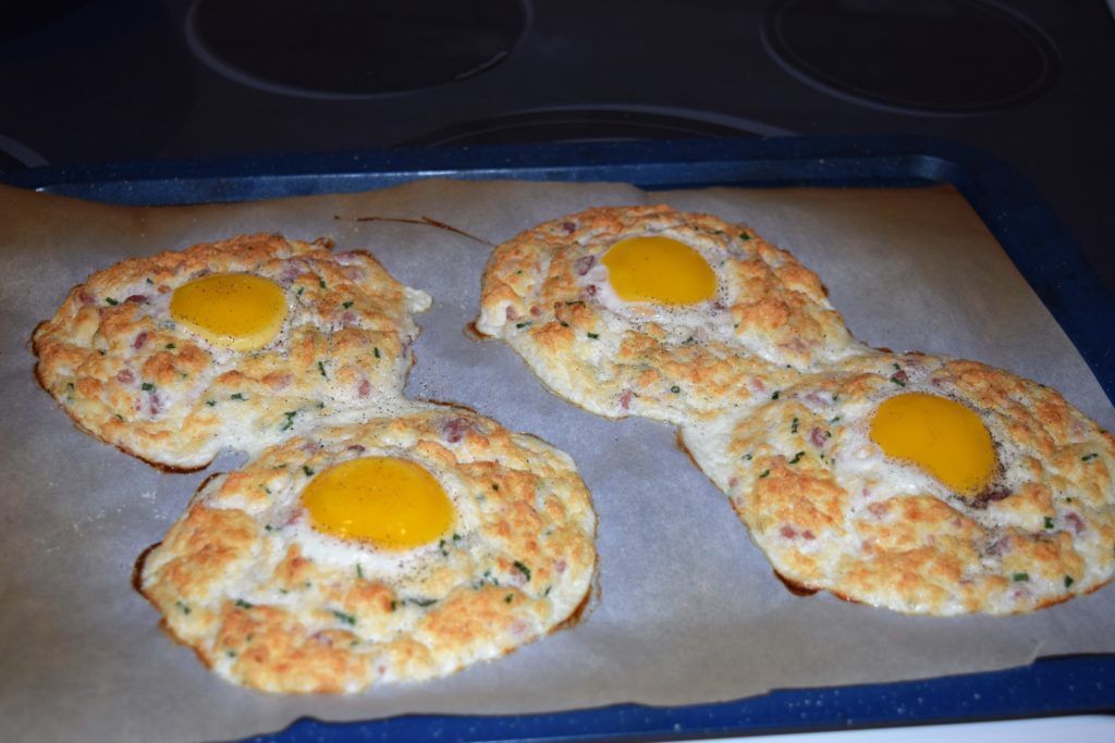 Low Carb Cloud Eggs - Low Carb Recipe Ideas #cloudeggs Low Carb Cloud Eggs - Low Carb Recipe Ideas #cloudeggs