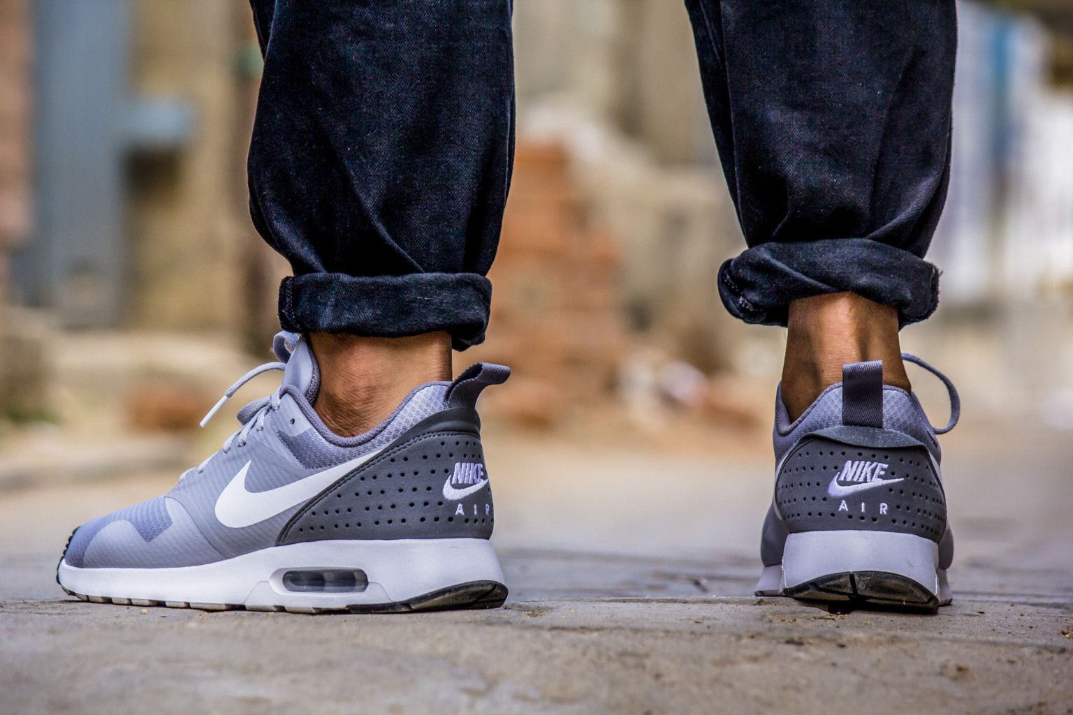 Nike Air Max Tavas Leather Night Maroon single eastern Nike Air Max Tavas Leather Night Maroon single eastern