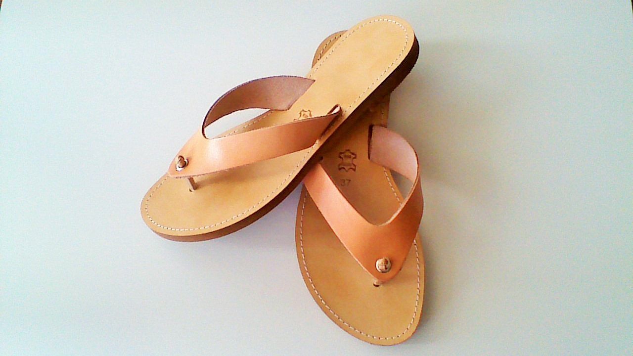 amazon women's leather flip flops