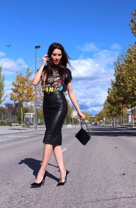 15 Outfits con estilo rockero para llevar con actitud Rocker Outfits For Women, Clothes For Women, Punk Rock Outfits Rocker Chic, Rocker Chic Style Glam Rock, Glam Rock Outfit For Women, Rock Outfits For Women Concert, Glam Rock Style Outfits, Rocker Girl Fashion, Rock Glam Outfit