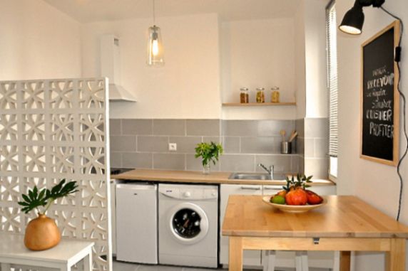 Comment Poser Une Cuisine Unique 40 Besten Lights Bilder Auf regarding 20 Beau Photos De Cuisine Simple Contemporary Style Kitchen, Contemporary House, Modern House, Simple Kitchen, Modern Kitchen, Kitchen Design, Kitchen Ideas, Cabinetry, Kitchen Cabinets