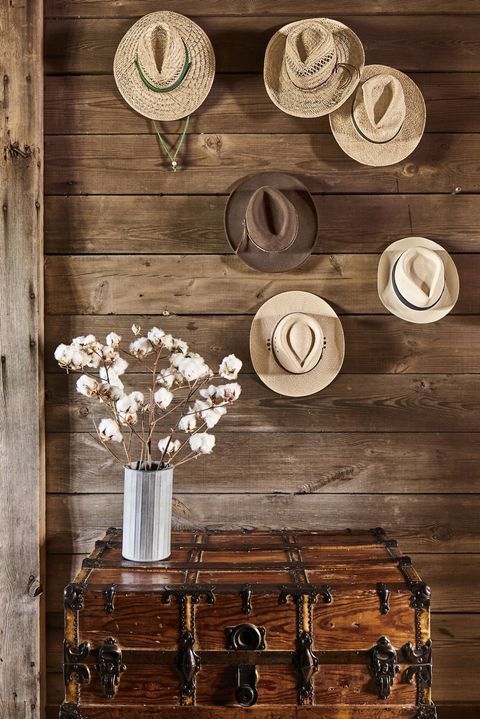 Inside This South Carolina Home Is The Coziest Living Room You Ve Ever Seen In 2020 Country House Decor Western Bedroom Decor Western Home Decor Inside This South Carolina Home Is The Coziest Living Room You Ve Ever Seen In 2020 Country House Decor Western Bedroom Decor Western Home Decor