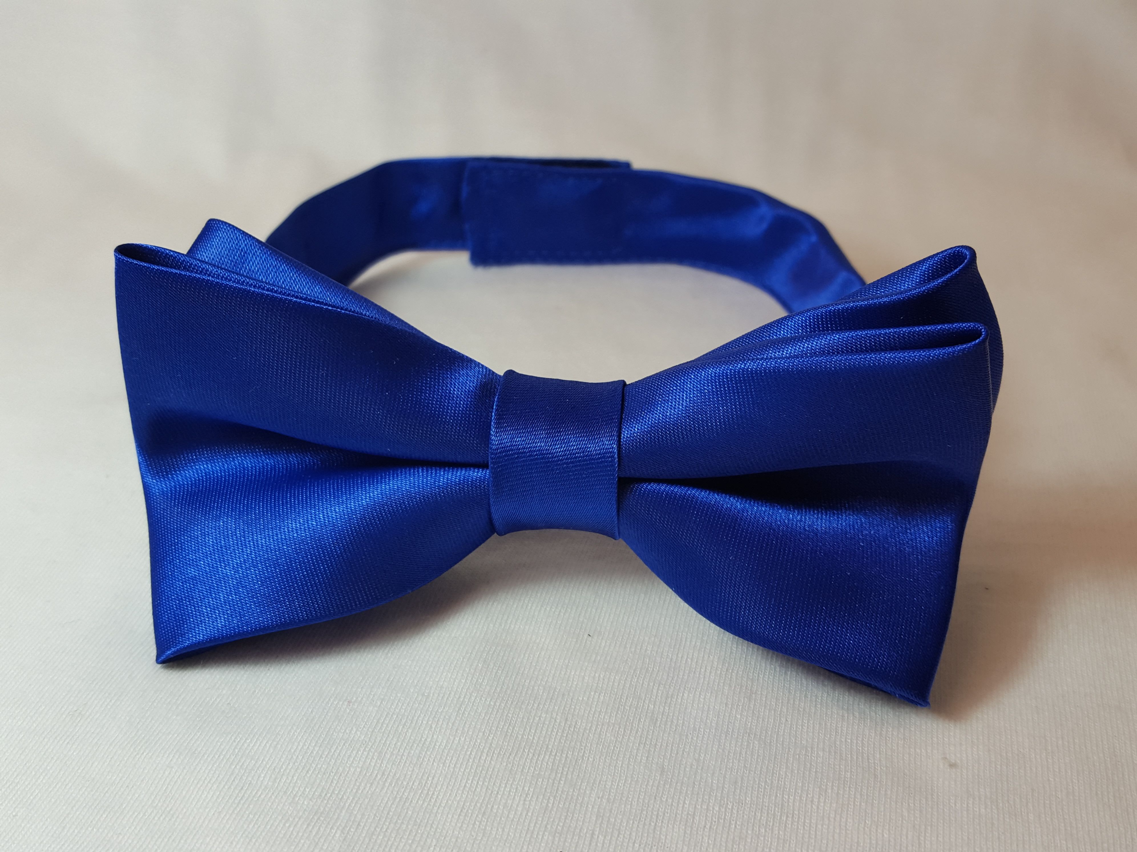 Blue satin handmade bow-tie. Looks splendid for formal wear. Fabric ...