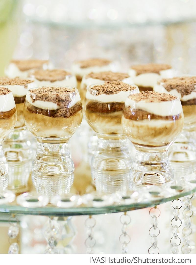 Dessert Fur Hochzeitsbuffet Tiramisu In Glasern Fur Russische Hochzeiten Hochzeit Buffet Hochzeitsbuffet Hochzeit Menu