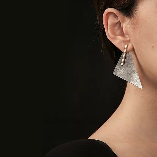 Odd Studio #contemporaryjewelry #jewellery #jewelry #joyas #joya #art #joyeria #jewels #jewel #jewelrygram #jewelrydesign #jewelrydesigner… Jewelry Lover, Fine Jewelry, Jewelry Accessories, Jewelry Design, Contemporary Jewellery, Statement Jewelry, Mood Board, Handmade Jewelry, Fashion Jewelry