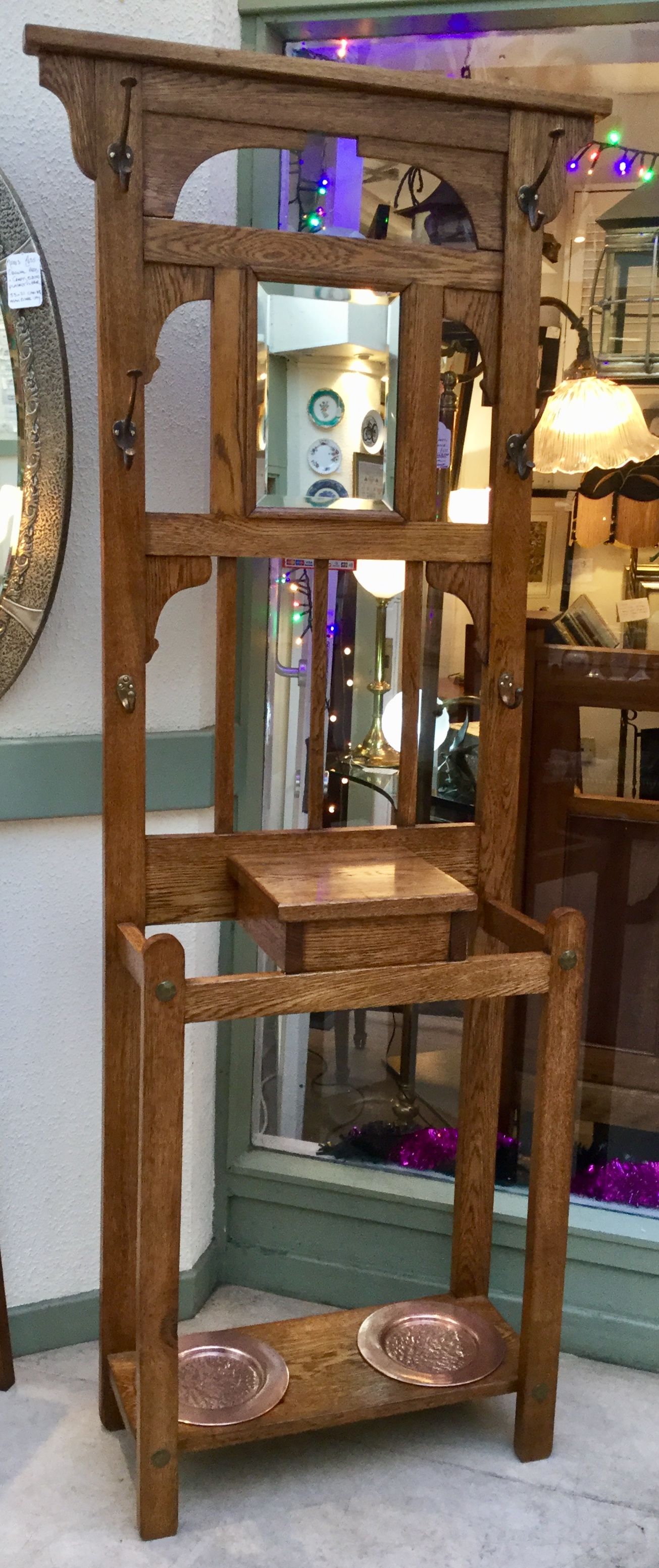 Single seat hall tree