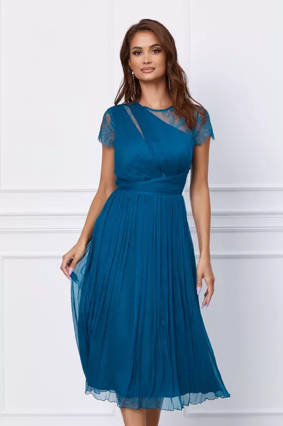 Short Sleeve Dresses, Dresses With Sleeves, Magenta, Fashion, Moda, Sleeve Dresses, Fashion Styles, Gowns With Sleeves, Fashion Illustrations