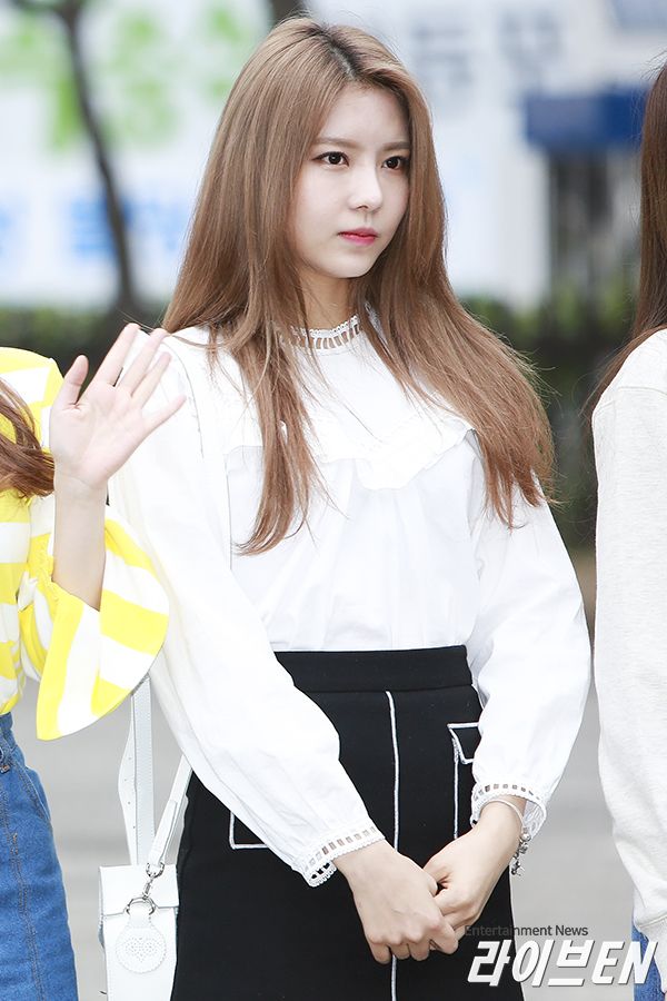 kim nayoung gugudan women fashion bell sleeve top kim nayoung gugudan women fashion bell sleeve top