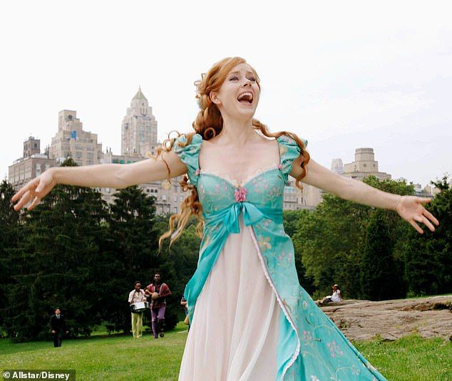 Amy Adams Enchanted, Enchanted Movie, Giselle Enchanted, Disney Enchanted, Blue Costumes, Movie Costumes, Disney Princess Cosplay, Movies Outfit, Iconic Dresses