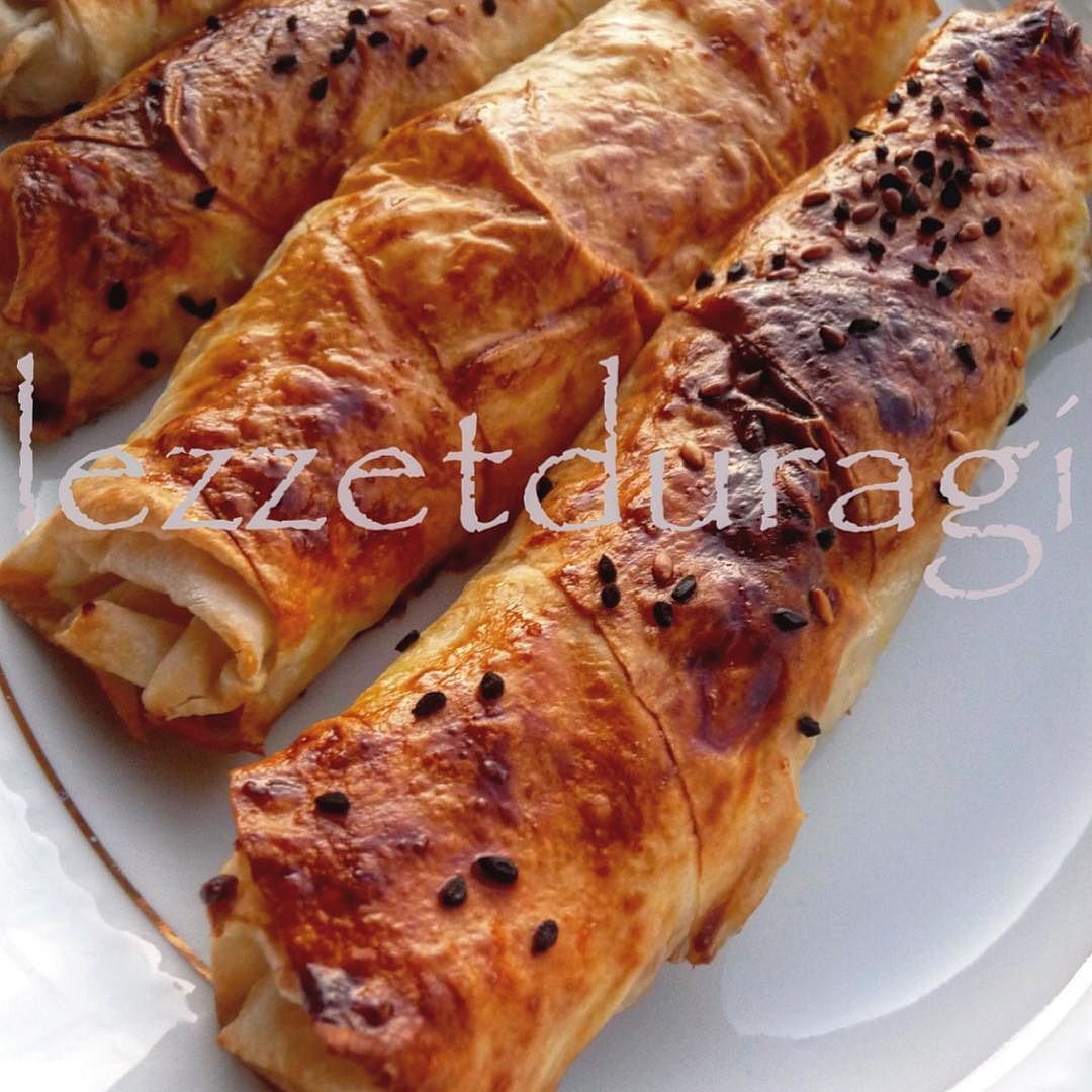Enginarlı Tulum Peynirli Börek Enginarlı Tulum Peynirli Börek