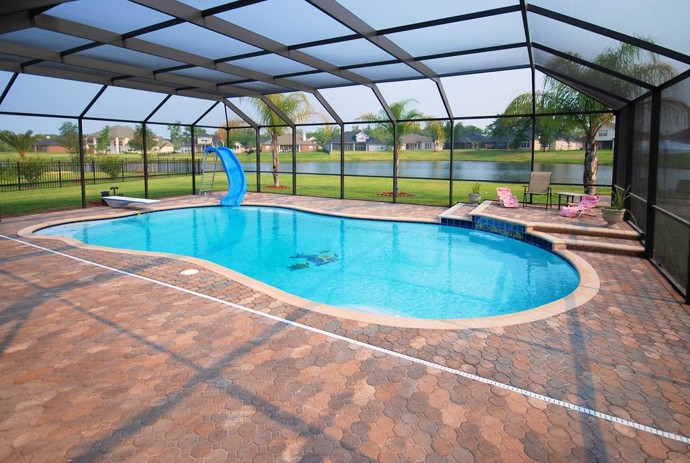 Image From Http Lingatour Com Wp Content Uploads 2014 09 Indoor Pool Enclosure Jpg Swimming Pool Enclosures Indoor Outdoor Pool Screened Pool