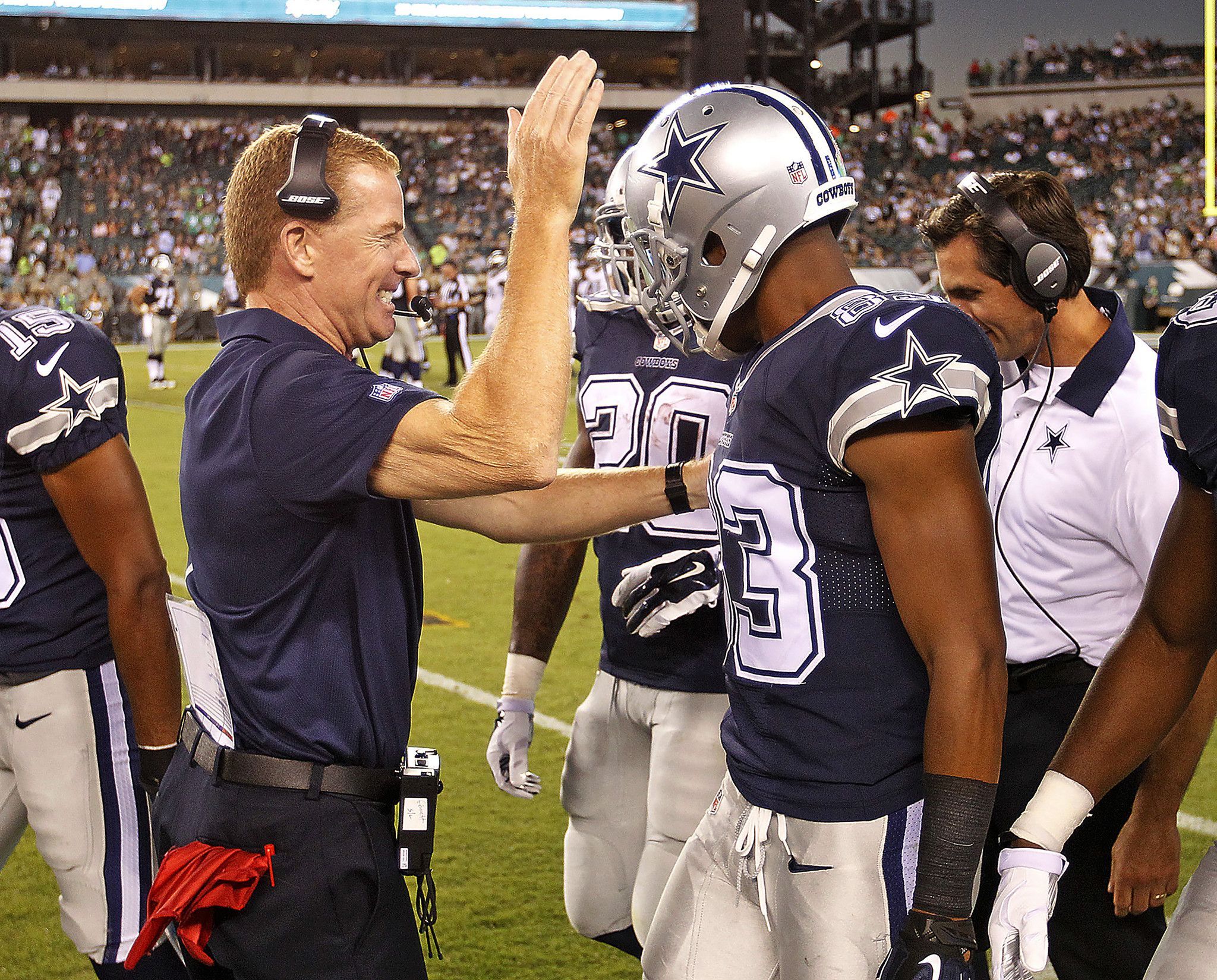 Dallas Cowboys head coach Jason Garrett (left