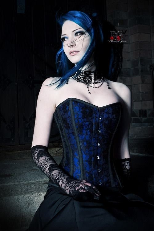 Gothic frauen treffen
