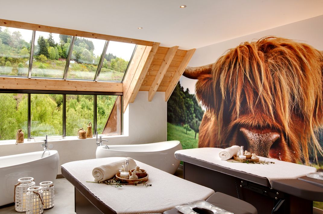 Les Suites Avec Jacuzzi Privatif De L Hotel Spa La Cheneaudiere Jacuzzi Hotel Jacuzzi Hotel Avec Jacuzzi Privatif
