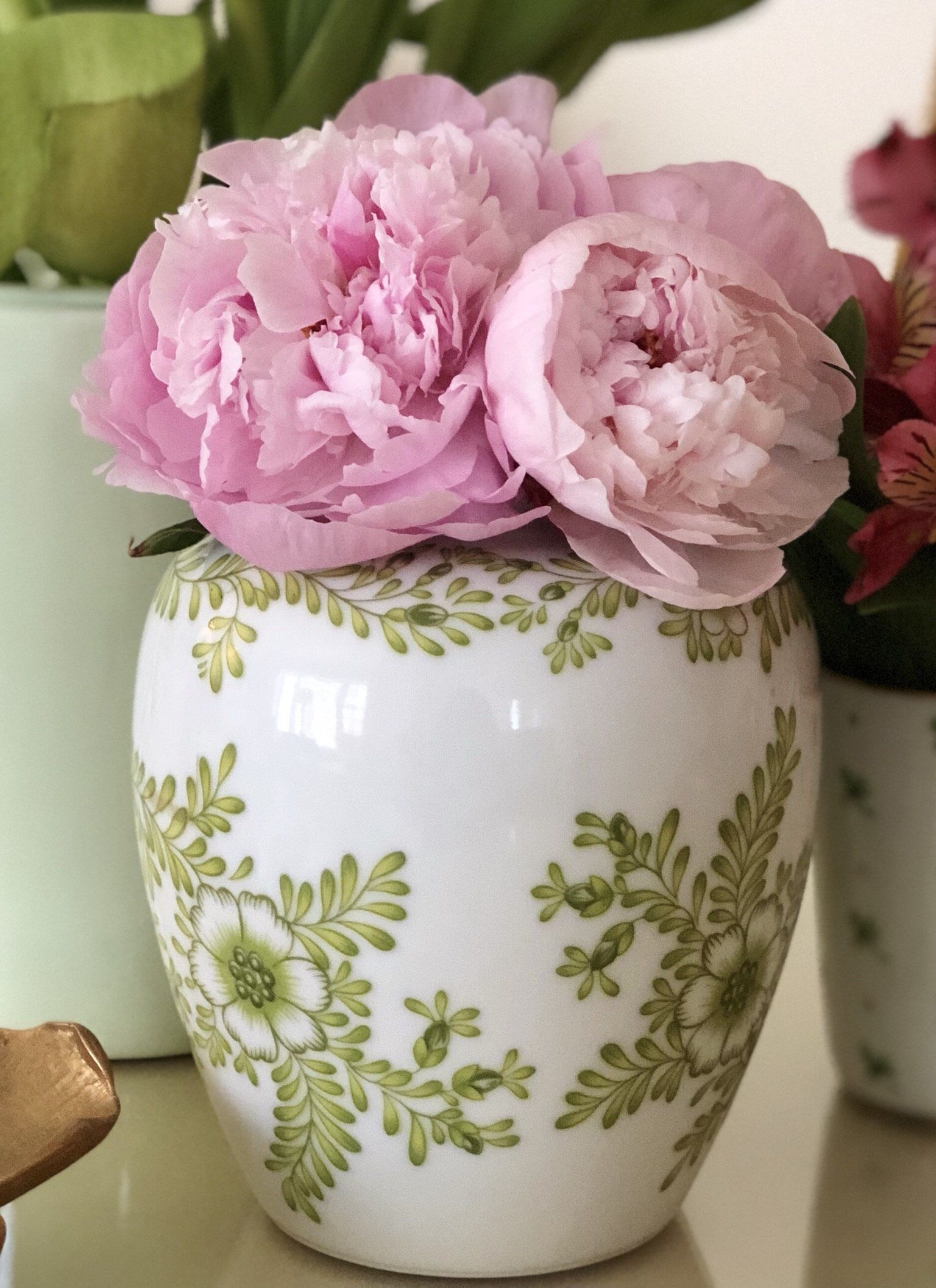 Green And White Lidded Ginger Jar Vase With Flowers And Green And White Lidded Ginger Jar Vase With Flowers And
