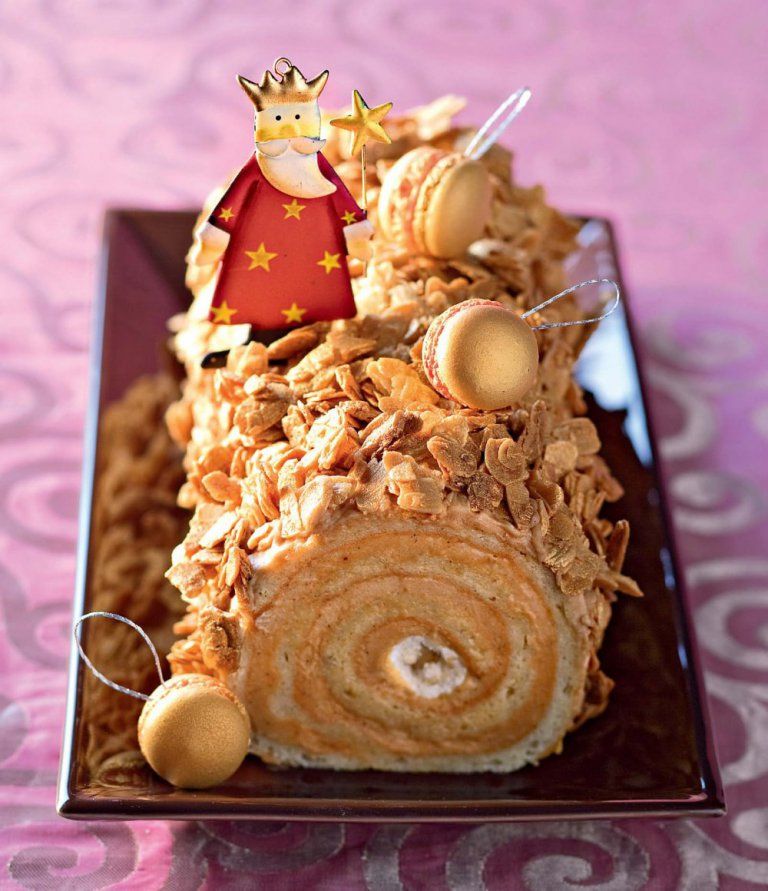 Voila Un Grand Classique Servi A Noel La Buche Patissiere A La Vanille Souvent La Buche Patissiere Creme Patissiere Vanille Buche De Noel Creme Patissiere